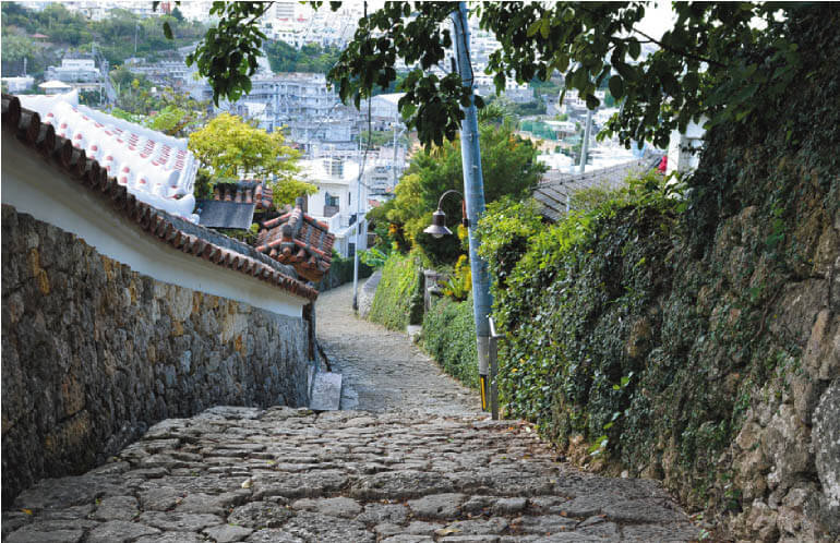 Caminho pavimentado de pedras de Shuri Kinjo-cho